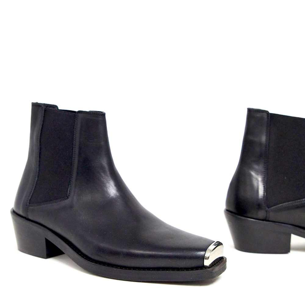 Silver toe boots